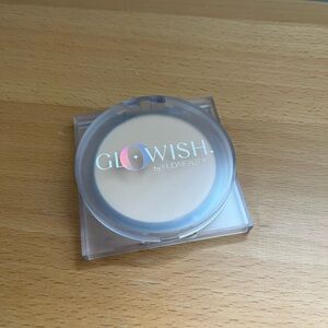 ❤️‍🔥NEW❤️‍🔥 Glowish by Huda Beauty Pressed Powder